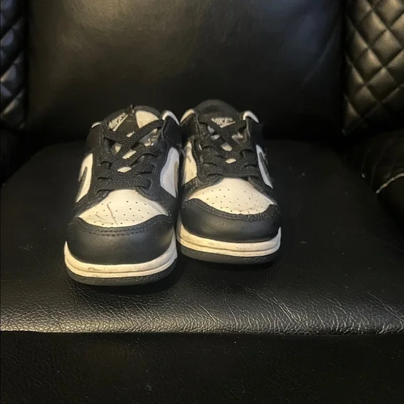 Nike Kids Black and White Sneakers - Picture 2 of 6